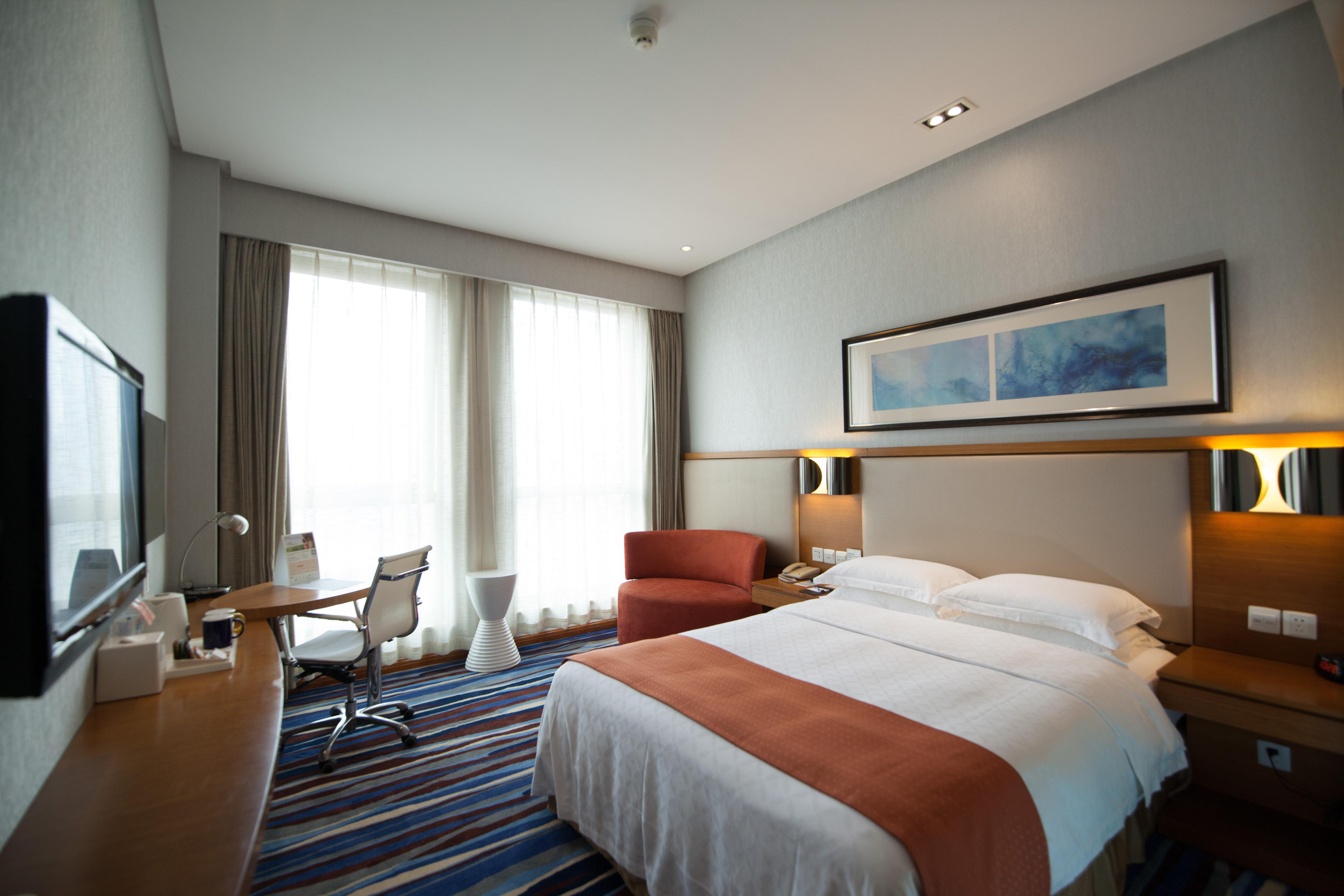 Holiday Inn Express Chongqing Guanyinqiao By Ihg Экстерьер фото
