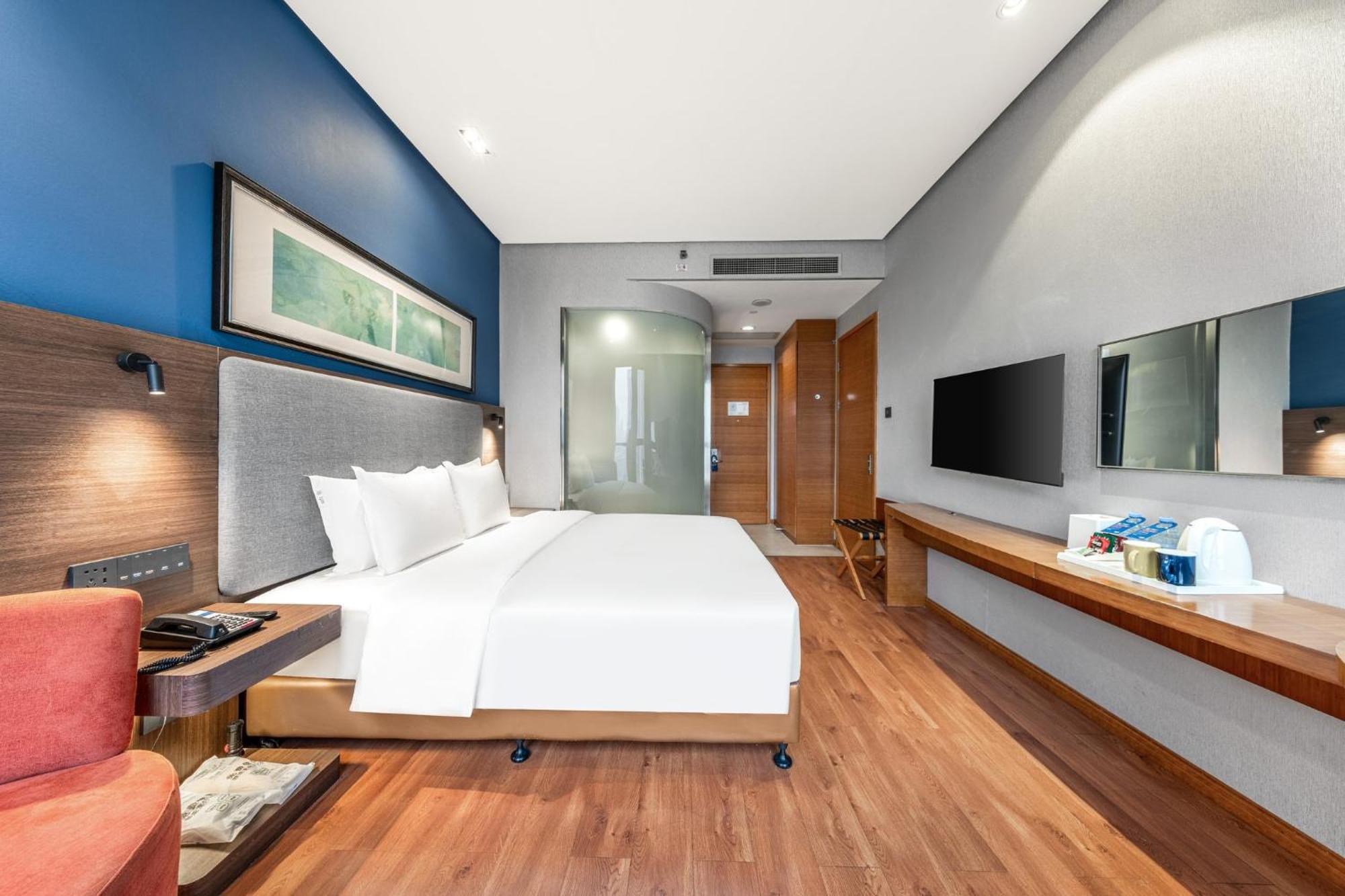 Holiday Inn Express Chongqing Guanyinqiao By Ihg Экстерьер фото